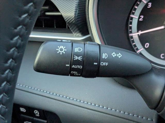 Photo of 2023 Wind Chill Pearl Toyota Highlander