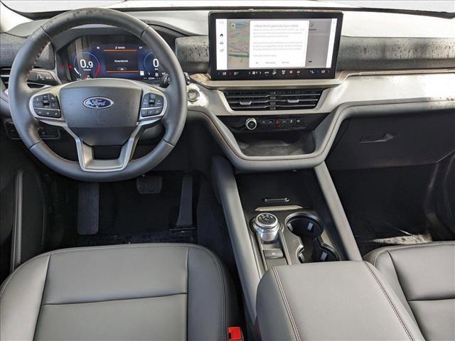 Photo of 2025 Star White Metallic Tri-Coat Ford Explorer