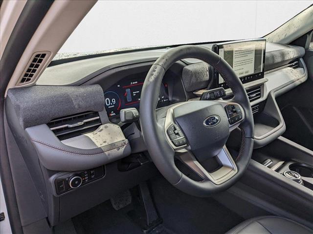 Photo of 2025 Star White Metallic Tri-Coat Ford Explorer