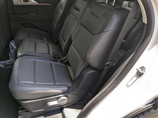 Photo of 2025 Star White Metallic Tri-Coat Ford Explorer