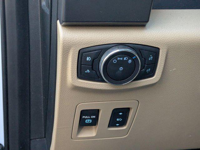 Photo of 2016 Oxford White Ford F-150