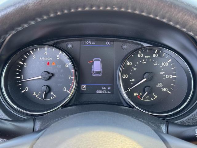 Photo of 2019 Magnetic Black Pearl Nissan Rogue