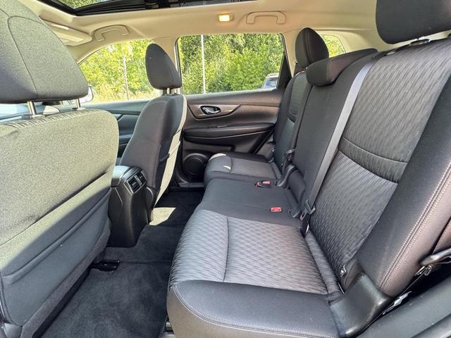 Photo of 2019 Magnetic Black Pearl Nissan Rogue