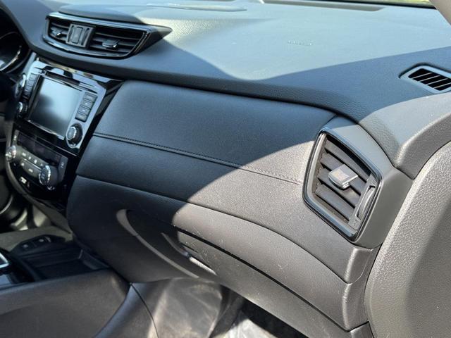 Photo of 2019 Magnetic Black Pearl Nissan Rogue