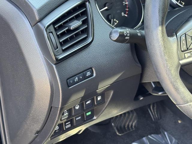 Photo of 2019 Magnetic Black Pearl Nissan Rogue