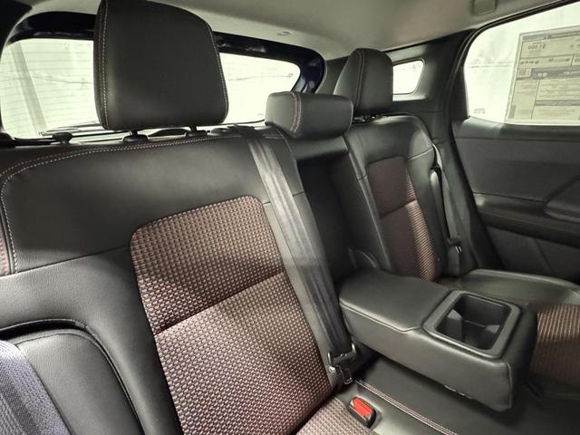 Photo of 2025 Deep Blue Pearl Nissan Kicks