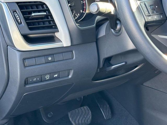 Photo of 2025 Everest White Pearl Nissan Rogue
