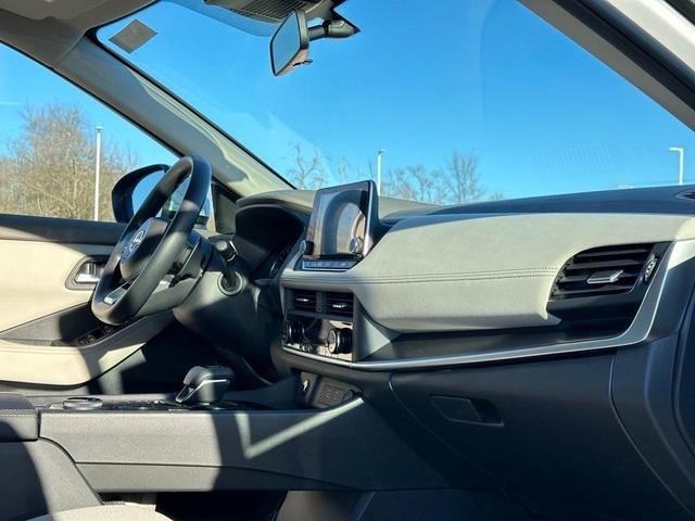 Photo of 2025 Everest White Pearl Nissan Rogue