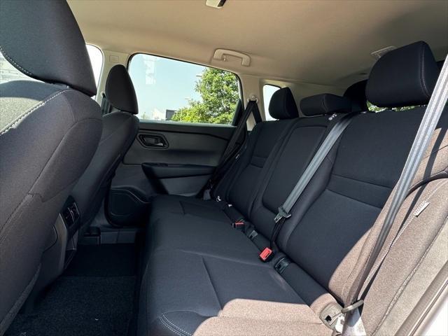 Photo of 2025 Brilliant Silver Metallic Nissan Rogue