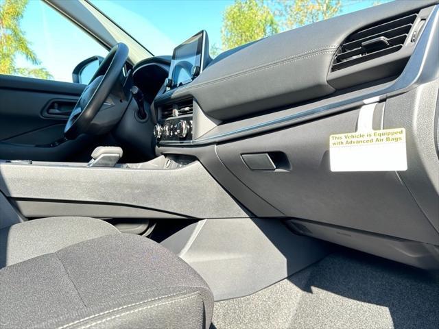 Photo of 2025 Brilliant Silver Metallic Nissan Rogue