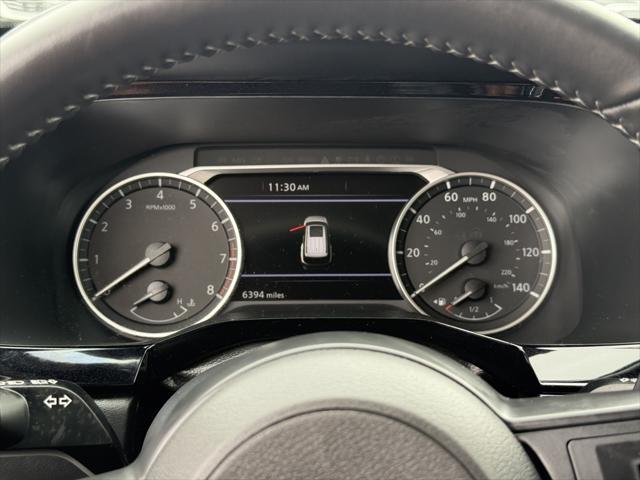 Photo of 2025 Everest White Pearl Tricoat Nissan Pathfinder