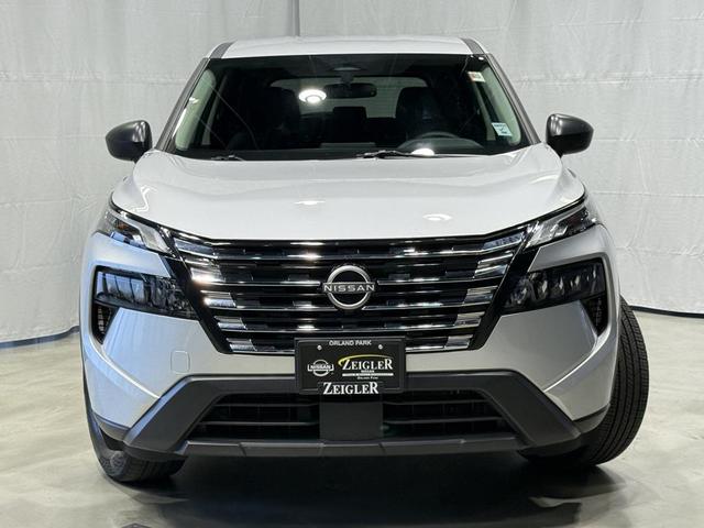 Photo of 2025 Brilliant Silver Metallic Nissan Rogue