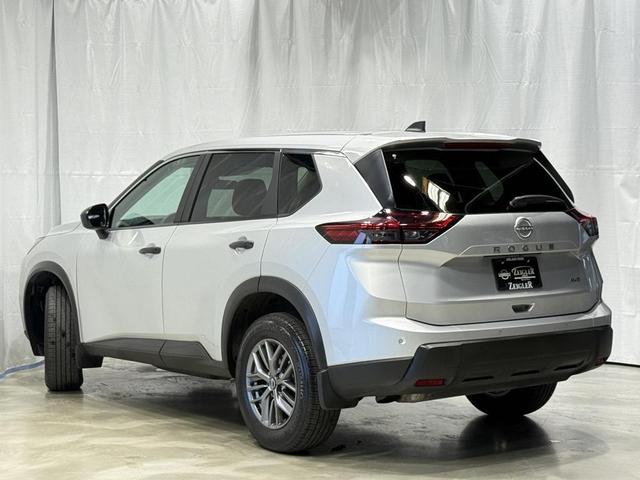 Photo of 2025 Brilliant Silver Metallic Nissan Rogue