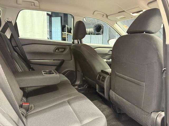 Photo of 2025 Brilliant Silver Metallic Nissan Rogue