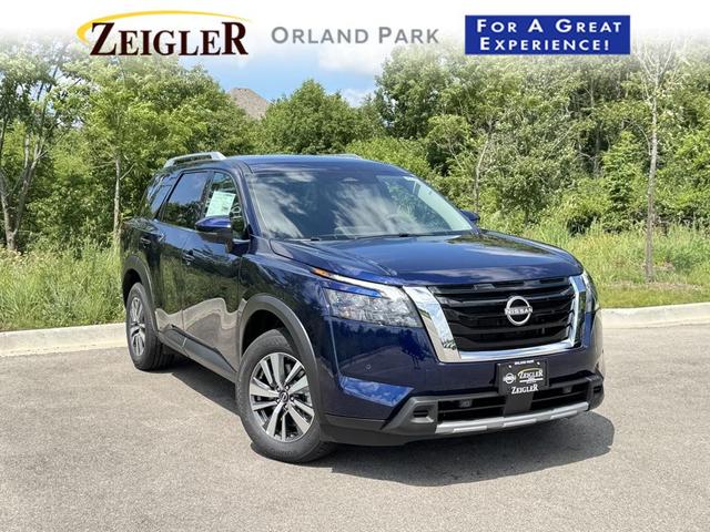 Photo of 2025 Deep Ocean Blue Pearl Nissan Pathfinder