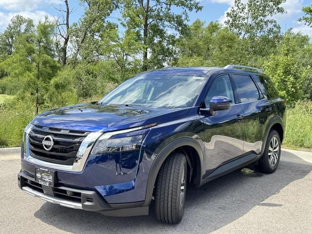 Photo of 2025 Deep Ocean Blue Pearl Nissan Pathfinder
