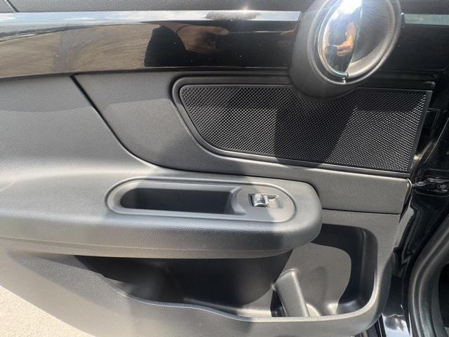 Photo of 2024 Midnight Black II MINI Countryman