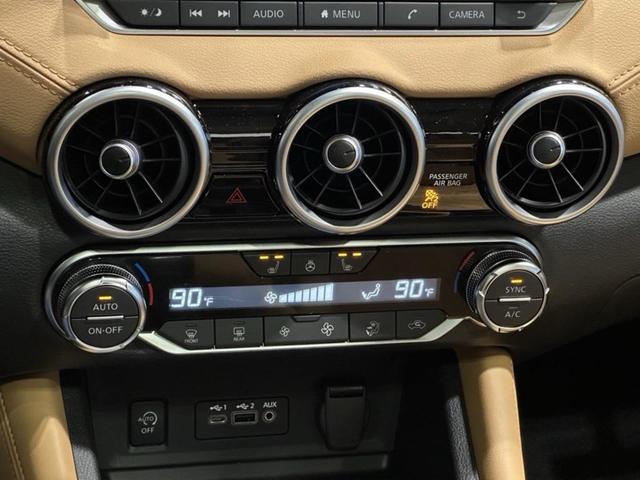 Photo of 2025 Aspen White Tricoat Nissan Sentra