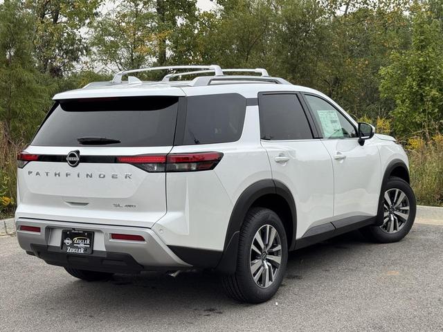 Photo of 2025 Everest White Pearl Tricoat Nissan Pathfinder