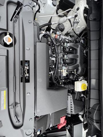 Photo of 2025 Everest White Pearl Tricoat Nissan Pathfinder
