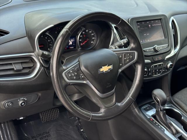 Photo of 2022 Silver Ice Metallic Chevrolet Equinox