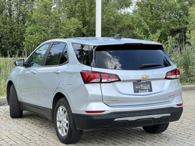 Photo of 2022 Silver Ice Metallic Chevrolet Equinox