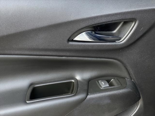 Photo of 2022 Silver Ice Metallic Chevrolet Equinox