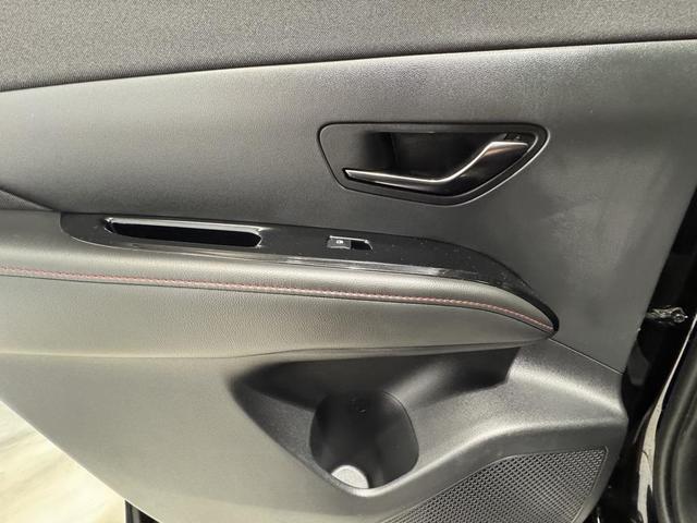 Photo of 2024 Black Pearl Hyundai TUCSON Hybrid