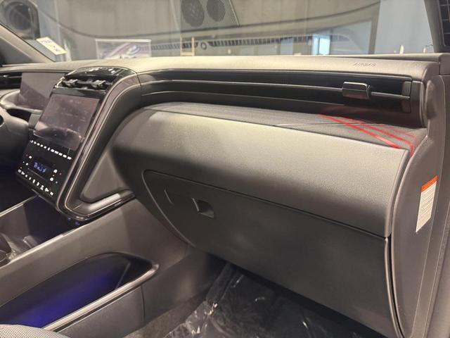 Photo of 2024 Black Pearl Hyundai TUCSON Hybrid
