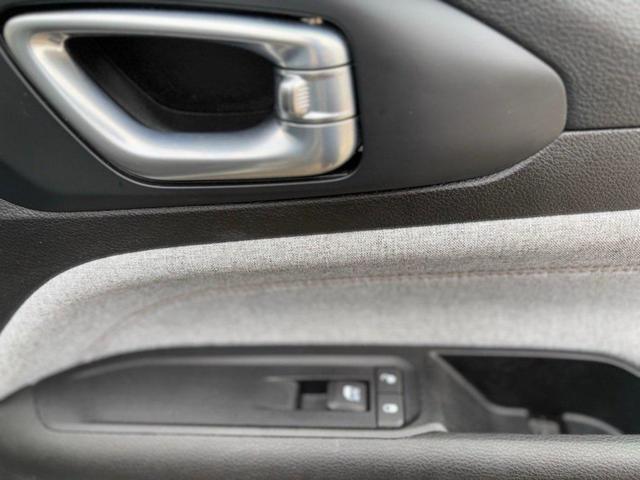 Photo of 2022 Billet Silver Metallic Clearcoat Jeep Compass