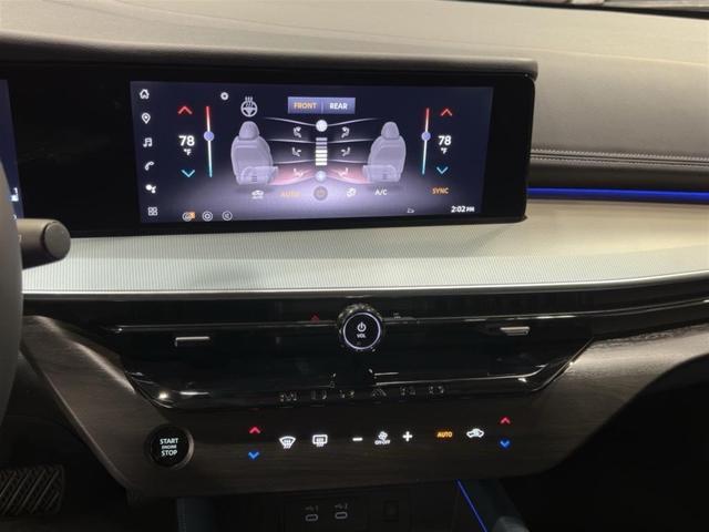 Photo of 2025 Everest White Pearl Tricoat/Super Black Nissan Murano