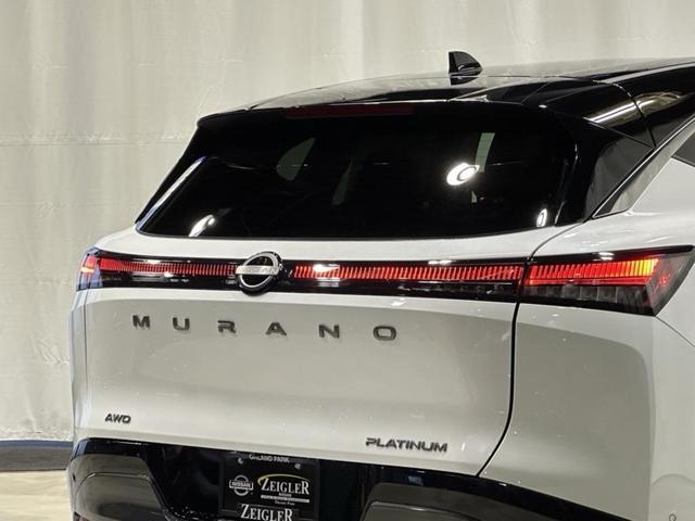 Photo of 2025 Everest White Pearl Tricoat/Super Black Nissan Murano