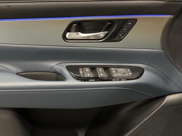 Photo of 2025 Everest White Pearl Tricoat/Super Black Nissan Murano