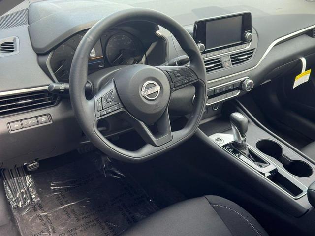 Photo of 2025 Gun Metallic Nissan Altima