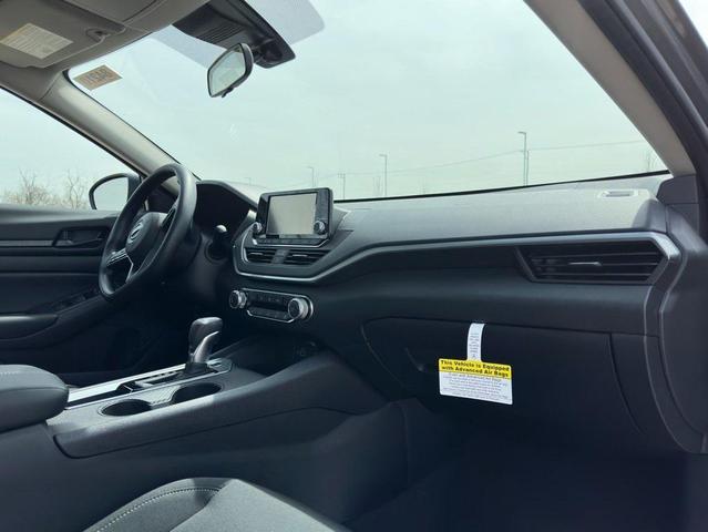 Photo of 2025 Gun Metallic Nissan Altima