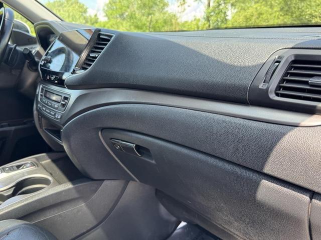 Photo of 2022 Platinum White Pearl Honda Pilot