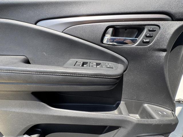 Photo of 2022 Platinum White Pearl Honda Pilot