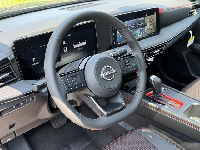 Photo of 2025 Gun Metallic Nissan Kicks
