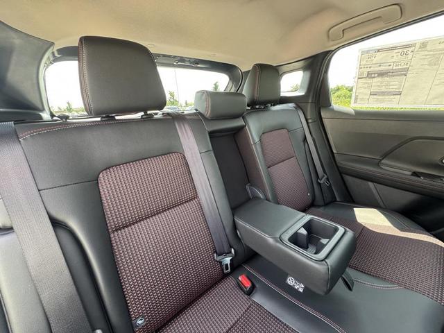 Photo of 2025 Gun Metallic Nissan Kicks