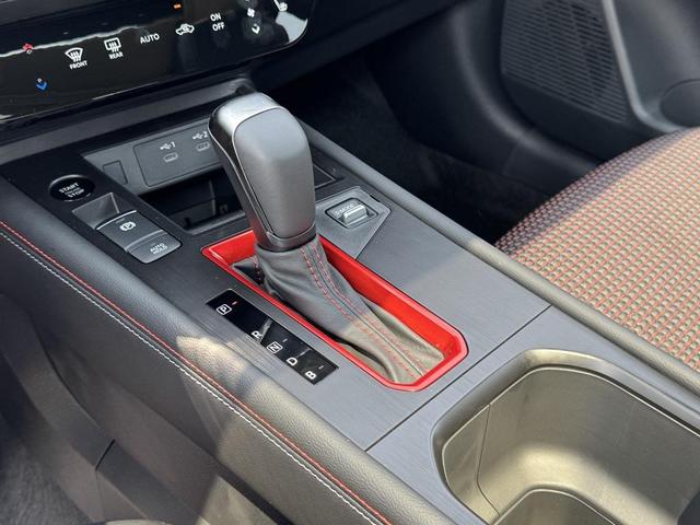 Photo of 2025 Gun Metallic Nissan Kicks