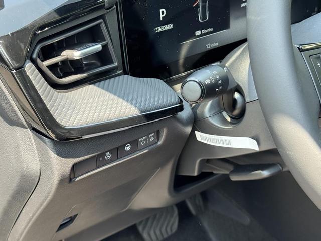 Photo of 2025 Gun Metallic Nissan Kicks