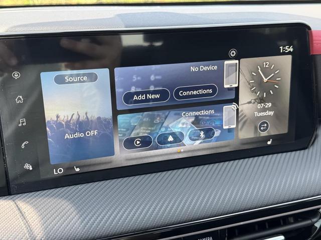 Photo of 2025 Gun Metallic Nissan Kicks