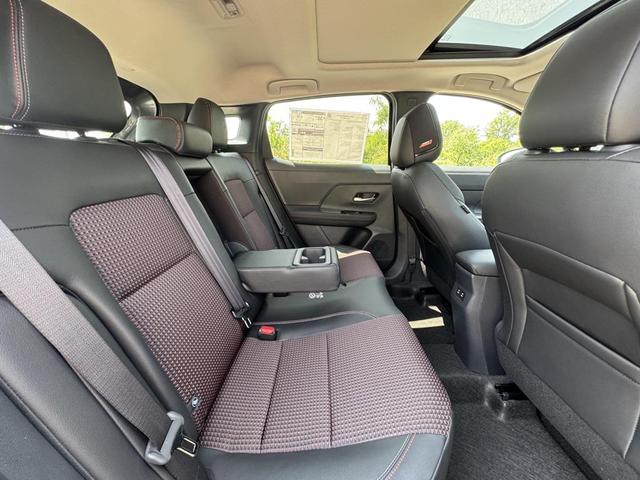 Photo of 2025 Gun Metallic Nissan Kicks