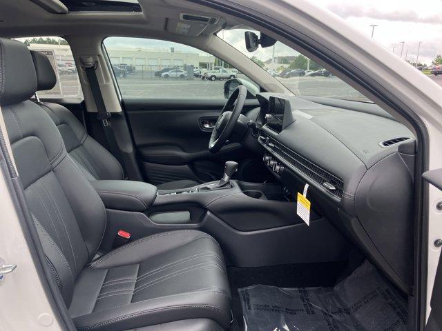 Photo of 2026 Platinum White Pearl Honda HR-V