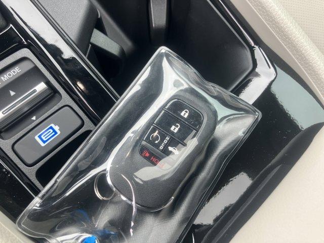 Photo of 2025 Platinum White Pearl Honda Accord Hybrid