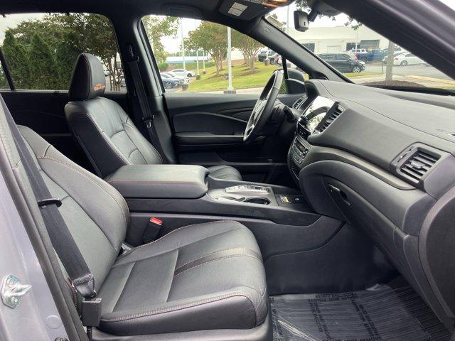 Photo of 2024 Lunar Silver Metallic Honda Passport