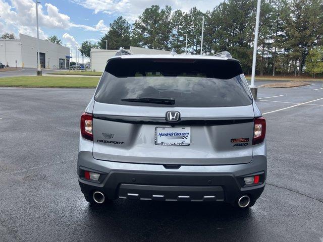 Photo of 2024 Lunar Silver Metallic Honda Passport