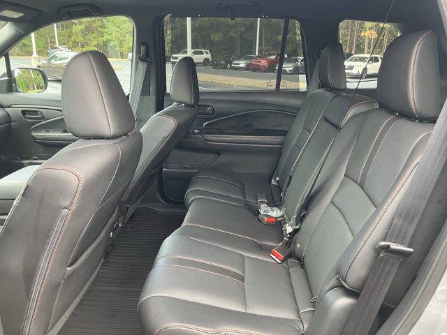 Photo of 2024 Lunar Silver Metallic Honda Passport