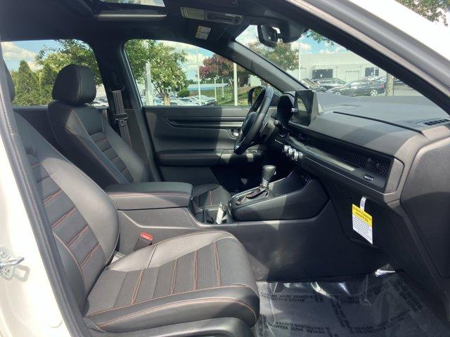 Photo of 2025 Platinum White Pearl Honda CR-V Hybrid