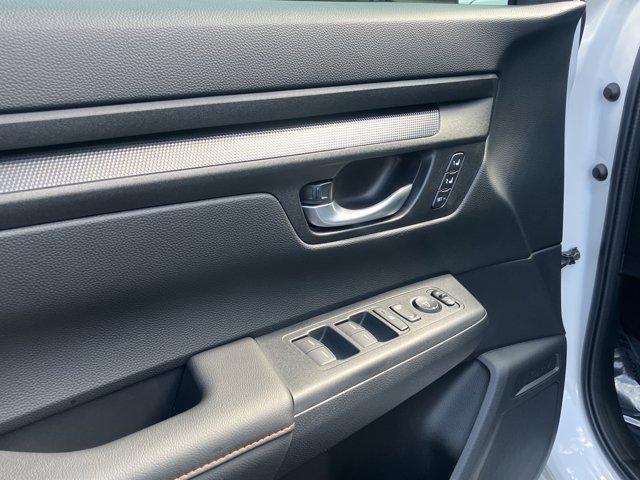 Photo of 2025 Platinum White Pearl Honda CR-V Hybrid